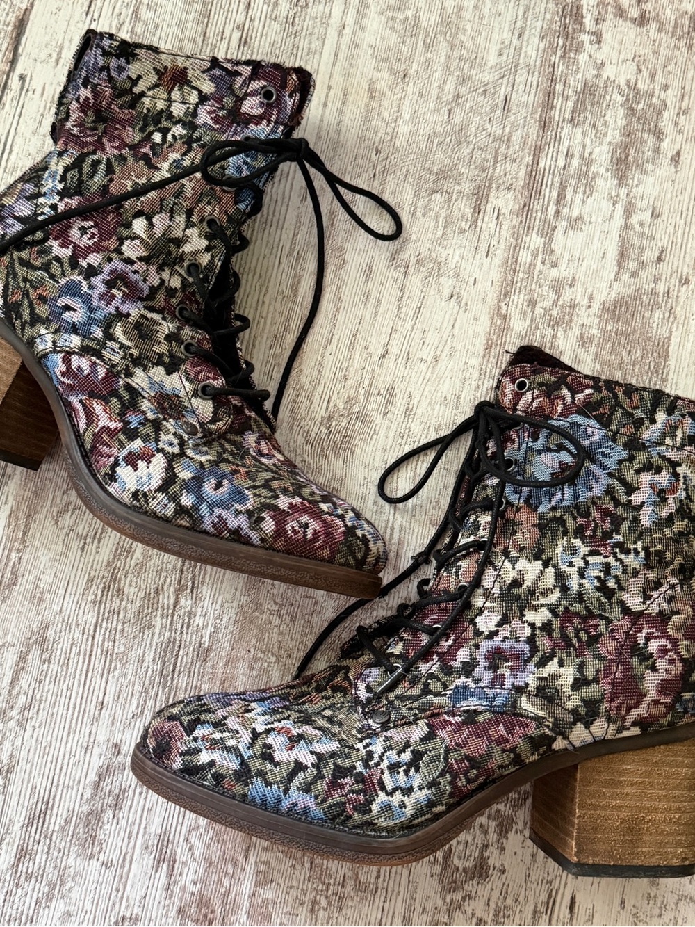 Vintage Floral Tapestry Lace-Up Boots - Picture 2 of 9